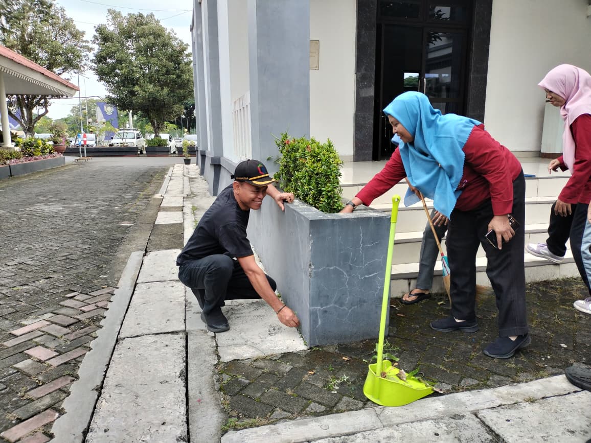 BPKPAD Purworejo Gelar Pilah Sampah Peringati World Clean Up Day 2025
